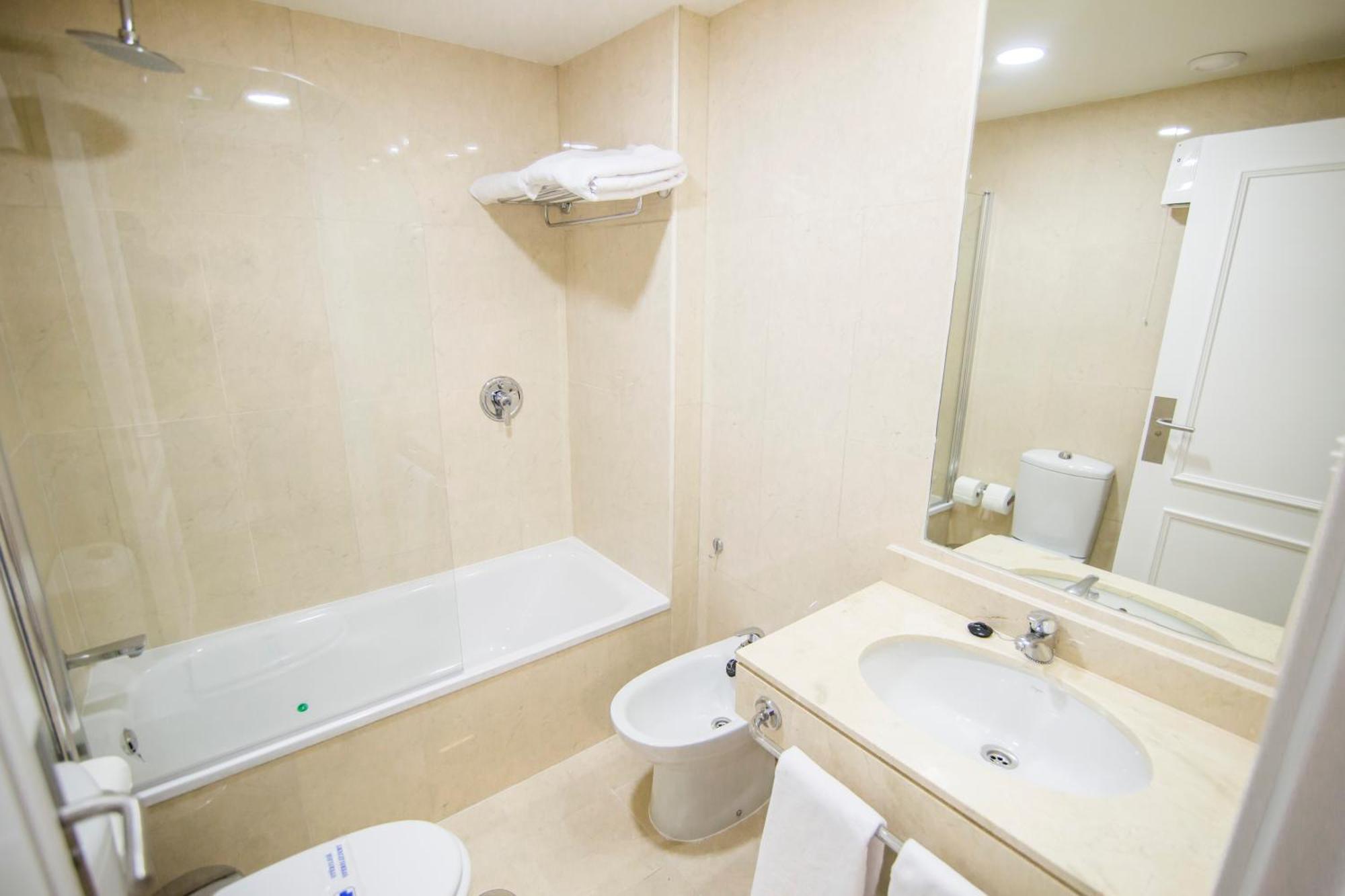 Apartamentos Plaza De Santiago - Estudios Turisticos - 1 Llave Pinto Exterior foto